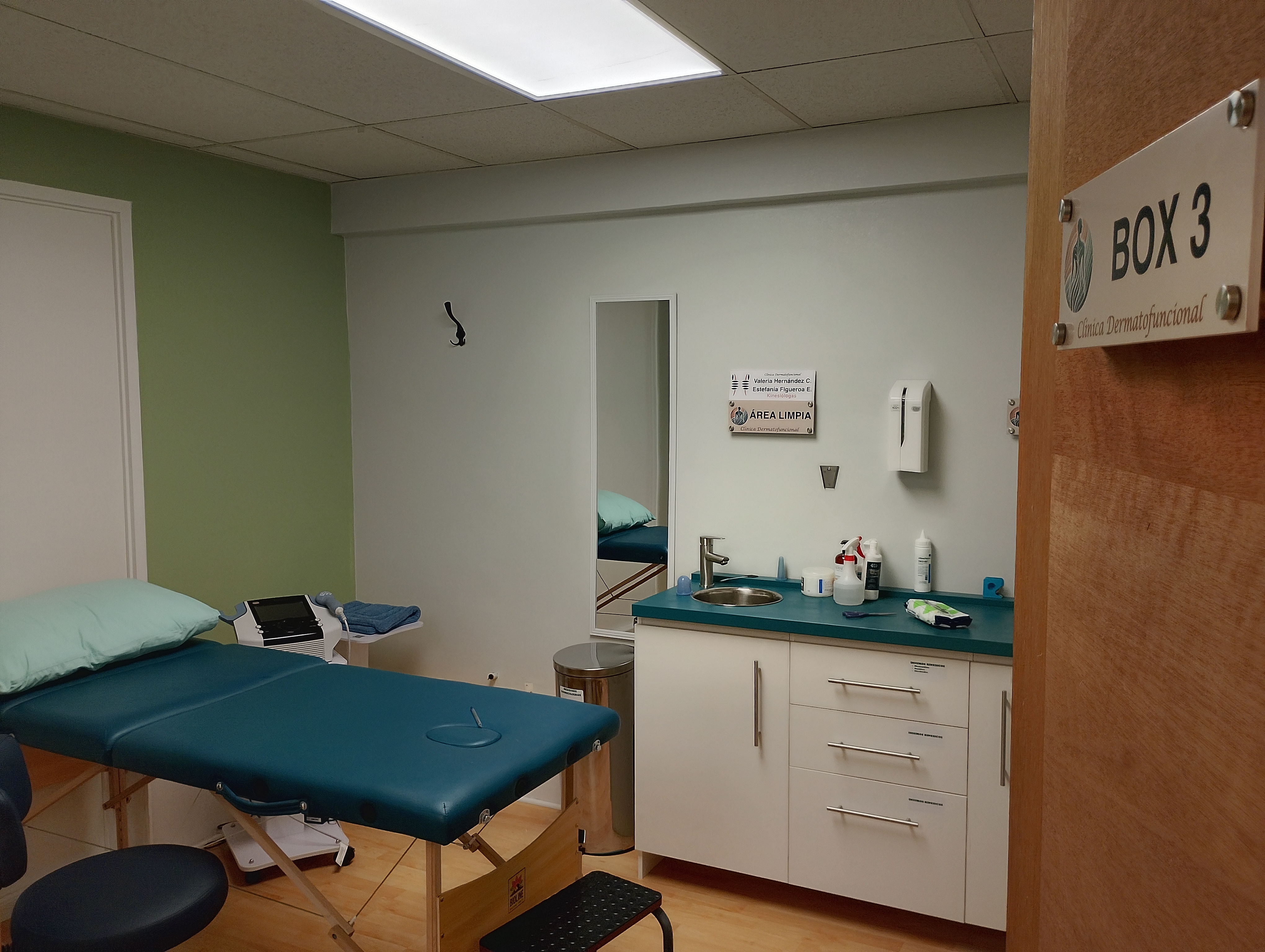 Sala de tratamiento HIDROMAX en Clínica Valeria Hernández